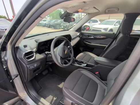 Used 2025 Chevrolet TrailBlazer LT AWD/4WD image 15