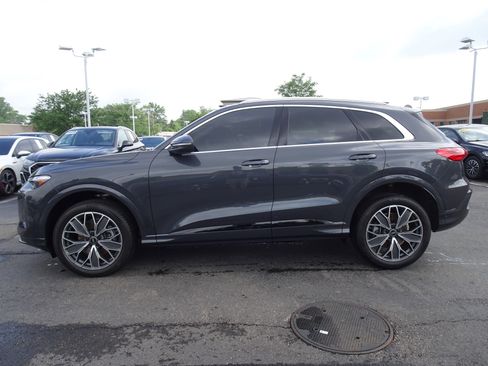 Certified 2025 Audi Q5 Premium Plus AWD/4WD image 2