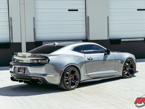 Used 2020 Chevrolet Camaro SS RWD image 61
