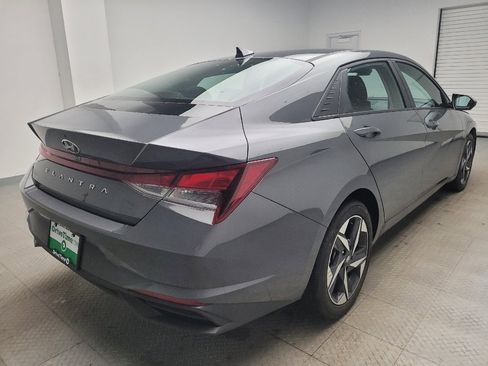 Used 2023 Hyundai Elantra SEL w/ Convenience Package FWD image 10