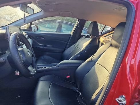 Used 2020 Toyota C-HR LE FWD image 6