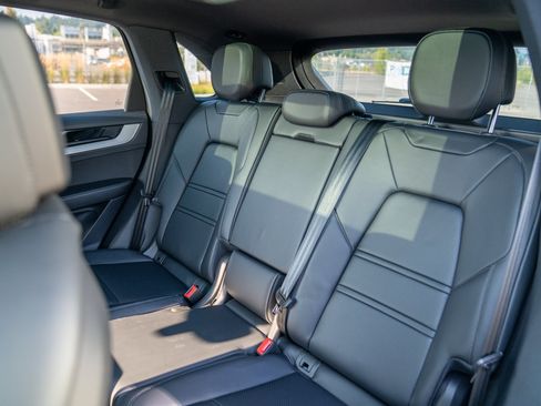 Certified 2026 Porsche Cayenne AWD/4WD image 22