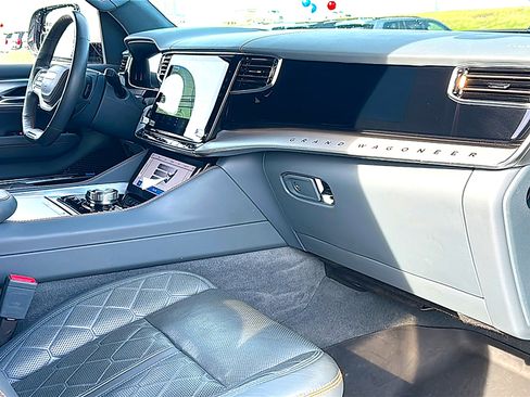 Used 2022 Jeep Grand Wagoneer Series III w/ Rear Seat Video Group 1 image 25