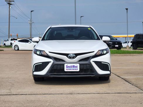 Used 2023 Toyota Camry SE FWD image 6