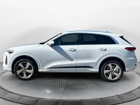 Certified 2025 Audi Q5 Premium w/ Premium Plus AWD/4WD image 4