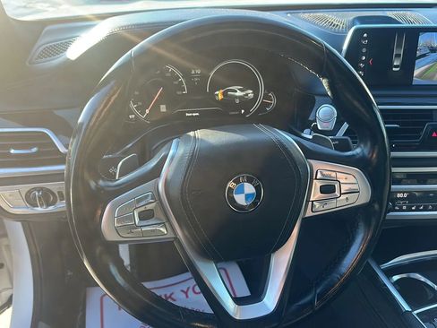 Used 2018 BMW 750i xDrive image 10
