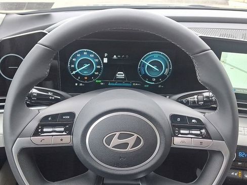 New 2025 Hyundai Elantra Limited image 19