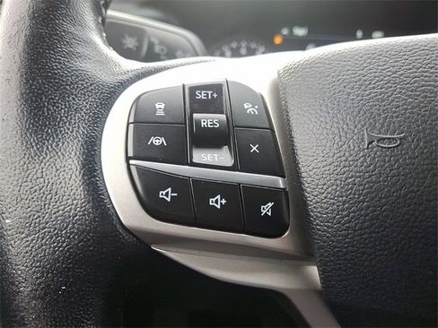 Used 2021 Ford Explorer XLT w/ Equipment Group 202A image 17