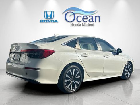 Certified 2024 Honda Civic EX image 3