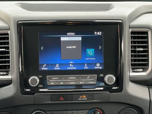 Used 2022 Nissan Frontier SV w/ Graphics Package image 17