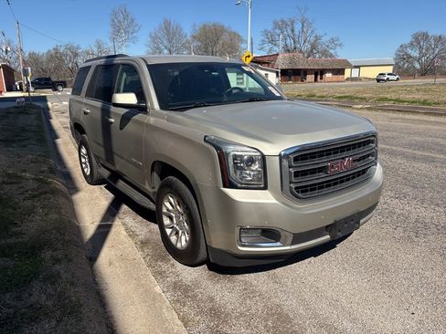 Used 2017 GMC Yukon SLT image 8