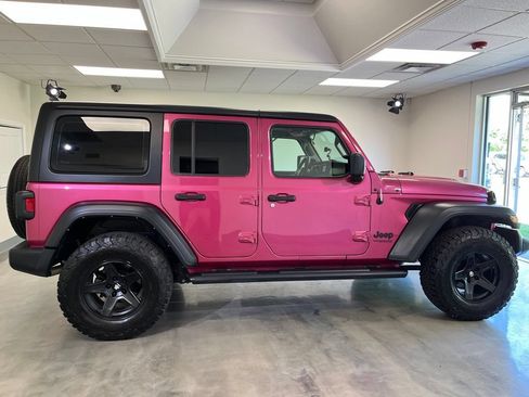 Used 2022 Jeep Wrangler Unlimited Sport AWD/4WD image 8