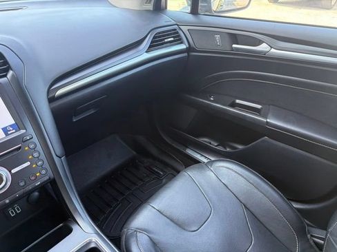 Used 2020 Ford Fusion Titanium AWD/4WD image 35