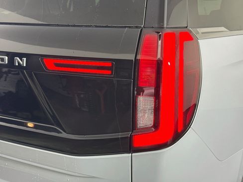Used 2025 Ford Expedition Platinum AWD/4WD image 34