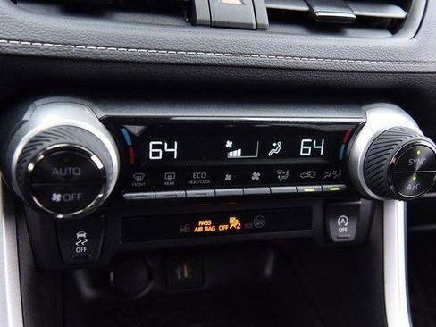 Used 2025 Toyota RAV4 XLE image 15