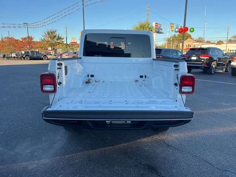 New 2026 Jeep Gladiator Sport AWD/4WD image 18