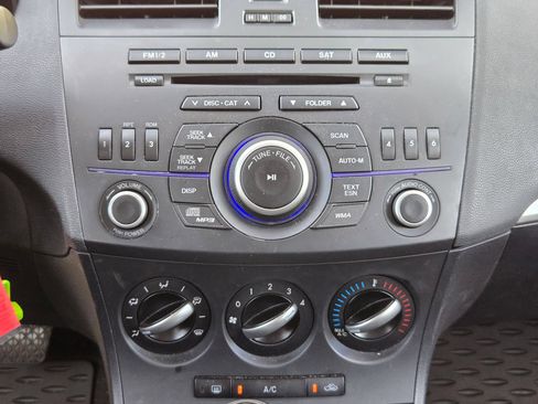 Used 2012 MAZDA MAZDA3 i Touring FWD image 18