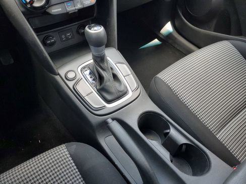 Used 2018 Hyundai Kona SE FWD image 26