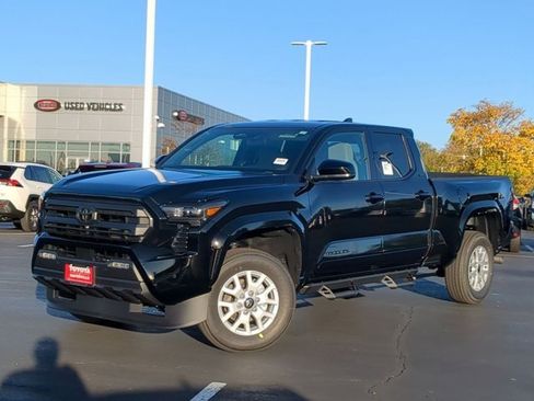 New 2025 Toyota Tacoma SR5 image 2