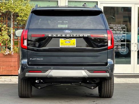 New 2025 Ford Expedition Platinum w/ Driver's Package image 5