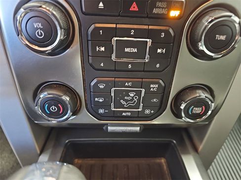 Used 2014 Ford F150 FX4 w/ Equipment Group 402A Luxury image 22