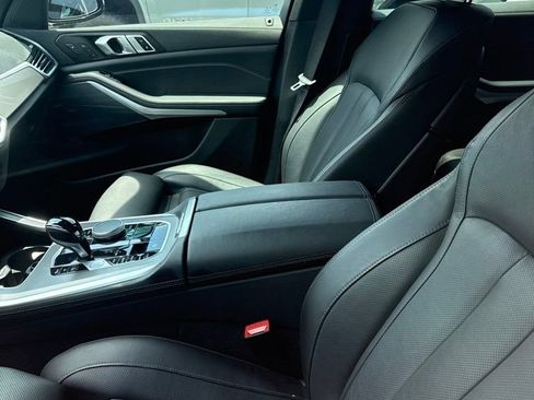 Used 2022 BMW X5 sDrive40i w/ M Sport Package RWD image 5