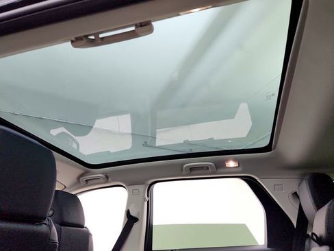 Used 2025 Land Rover Discovery Sport S image 22