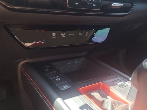 Certified 2025 Nissan Kicks SR AWD/4WD image 22