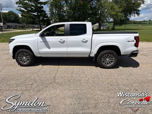 Used 2023 Chevrolet Colorado LT AWD/4WD image 7