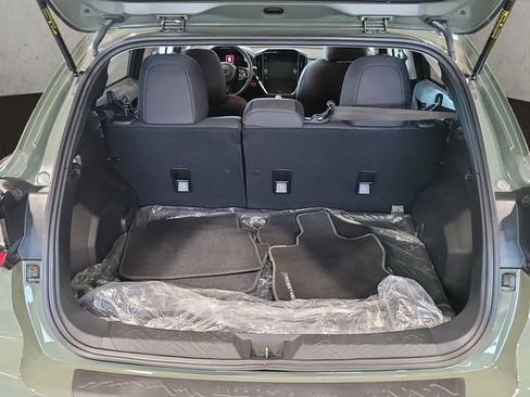 Used 2026 Subaru Crosstrek 2.0i Premium AWD/4WD image 17