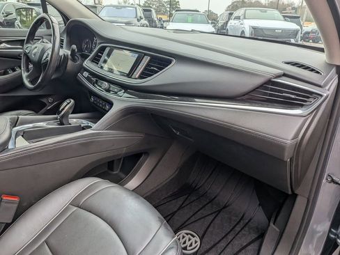 Used 2020 Buick Enclave Avenir w/ Avenir Technology Package image 32