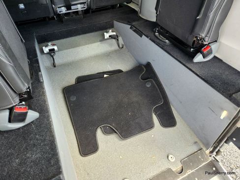 Used 2023 Chrysler Voyager LX image 55