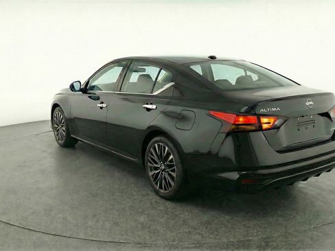 Used 2025 Nissan Altima 2.5 SV image 6