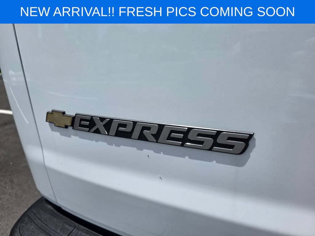 Used 2025 Chevrolet Express 2500 w/ Driver Convenience Package RWD image 13