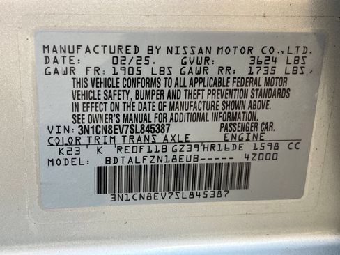Used 2025 Nissan Versa SV FWD image 34