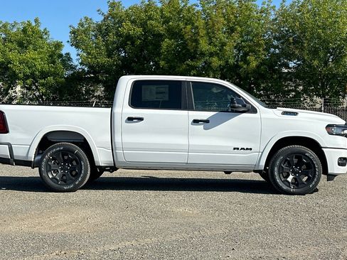 New 2026 RAM 1500 4x4 Crew Cab image 2