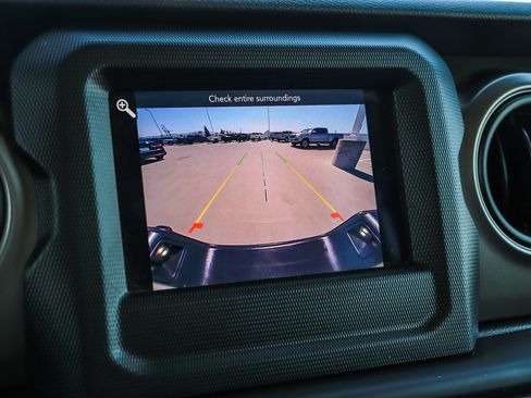 Used 2022 Jeep Gladiator Sport AWD/4WD image 26