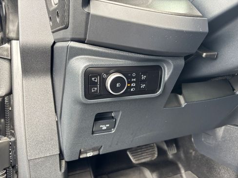 Used 2025 Ford Bronco Badlands AWD/4WD image 19