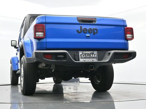 Used 2023 Jeep Gladiator Sport AWD/4WD image 44