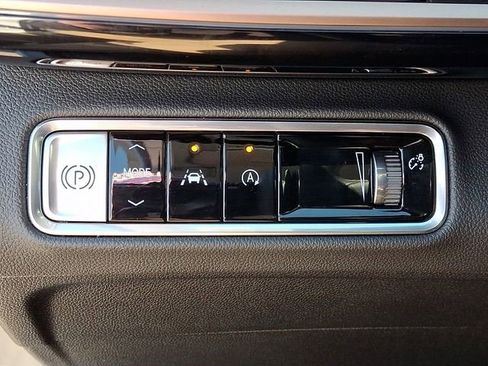 Certified 2025 Buick Envision Sport Touring image 27