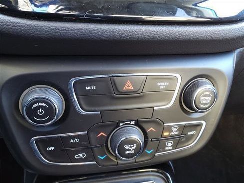 Certified 2019 Jeep Compass Latitude AWD/4WD image 16