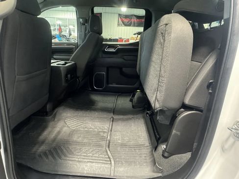 Used 2025 Chevrolet Silverado 1500 LT AWD/4WD image 14