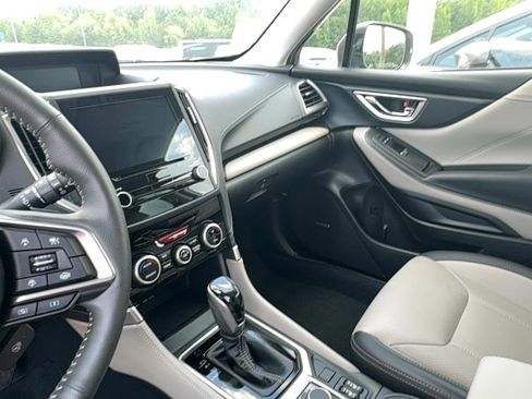 Used 2023 Subaru Forester Limited image 9