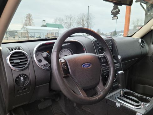 Used 2010 Ford Explorer Sport Trac XLT image 9