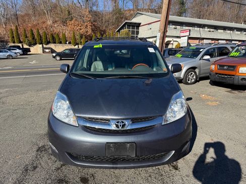 Used 2008 Toyota Sienna XLE Limited image 3