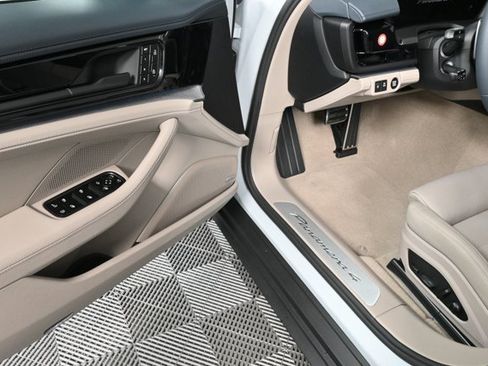New 2026 Porsche Panamera 4 image 8