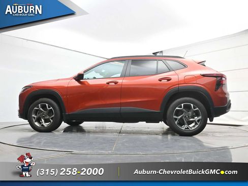Used 2024 Chevrolet Trax LT w/ Driver Confidence Package FWD image 21