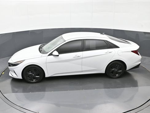 Certified 2021 Hyundai Elantra SEL FWD image 35
