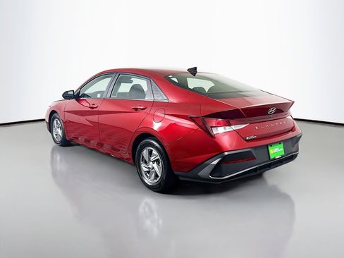 Used 2024 Hyundai Elantra SE image 7