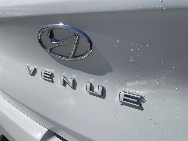 Used 2025 Hyundai Venue SEL FWD image 31
